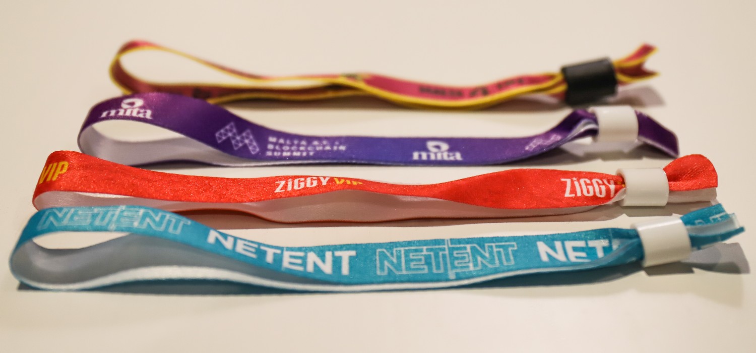 Guide to the best custom fabric wristbands - Woven vs Sublimated designs